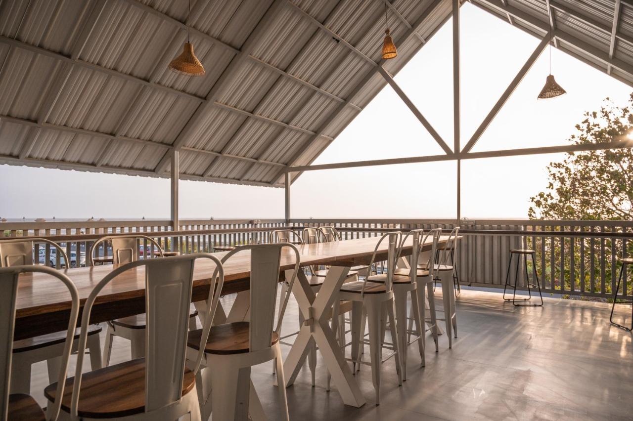 Praveg Beach Resort Daman Lighthouse Beach Exterior photo