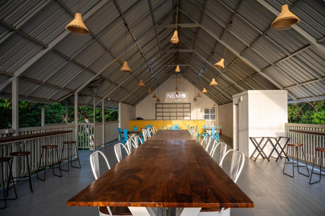 Praveg Beach Resort Daman Lighthouse Beach Exterior photo