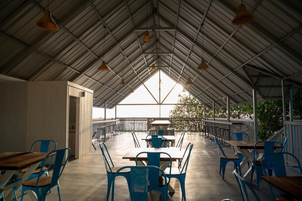 Praveg Beach Resort Daman Lighthouse Beach Exterior photo